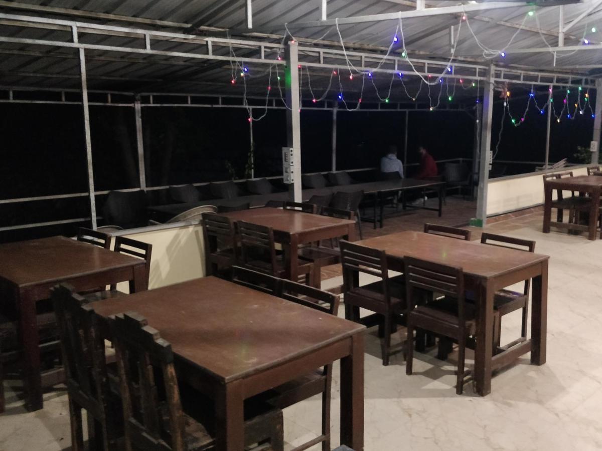 ホテル Camp High 5 Jayalgarh Dāngchura エクステリア 写真